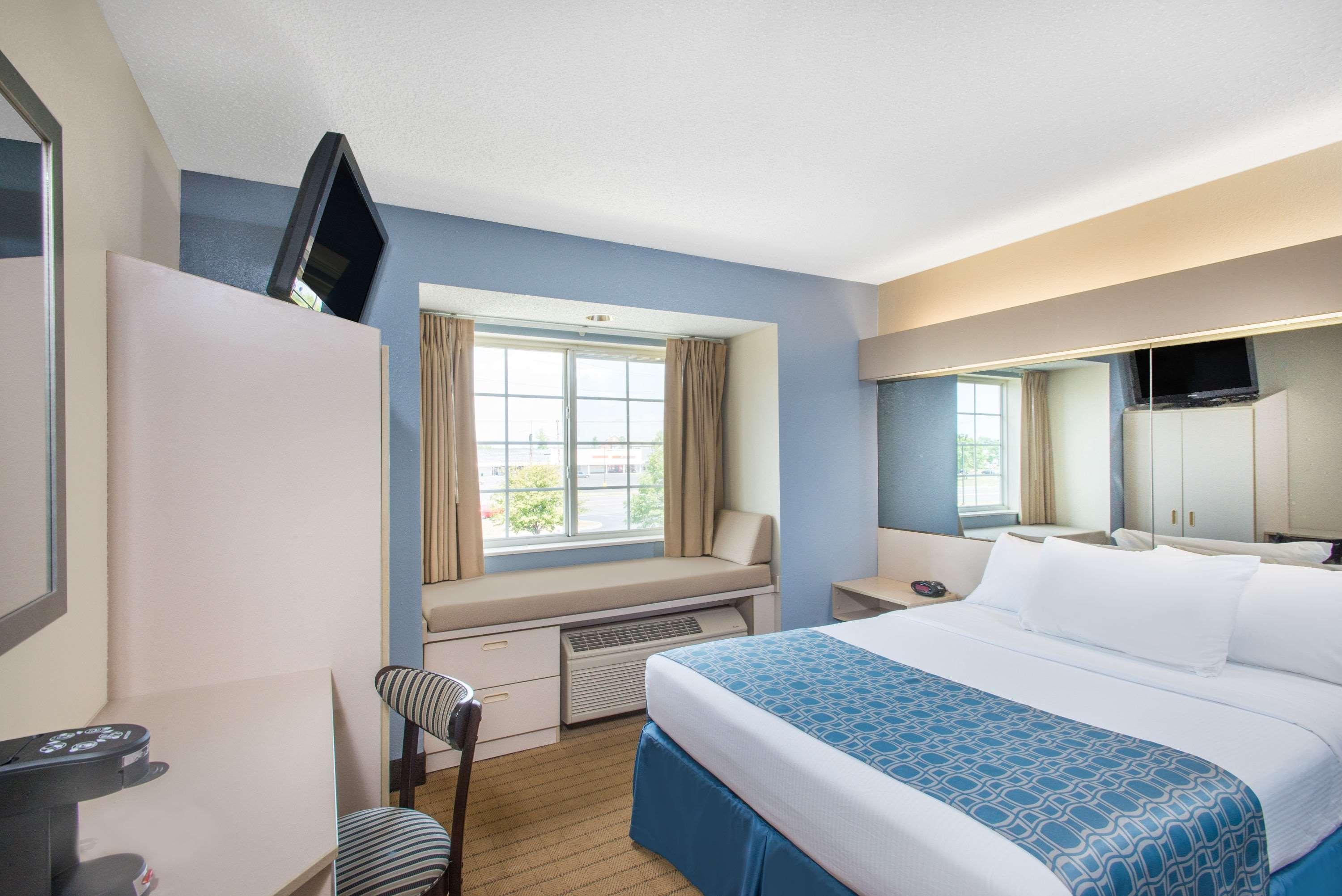 Microtel Inn & Suites By Wyndham Seneca Falls Buitenkant foto